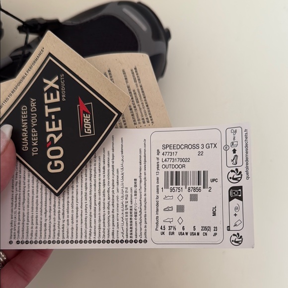 Salomon Black Gray Speedcross 3 GTX Gortex Trail Shoes Size 6 NWT - Picture 15 of 16